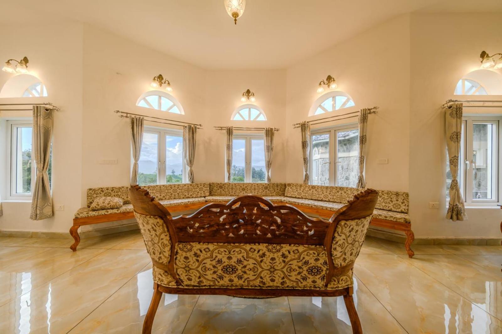 Emerald Stays Ooty By Voye Homes , Italian Luxury Near Ooty Emerald Lake Exterior photo